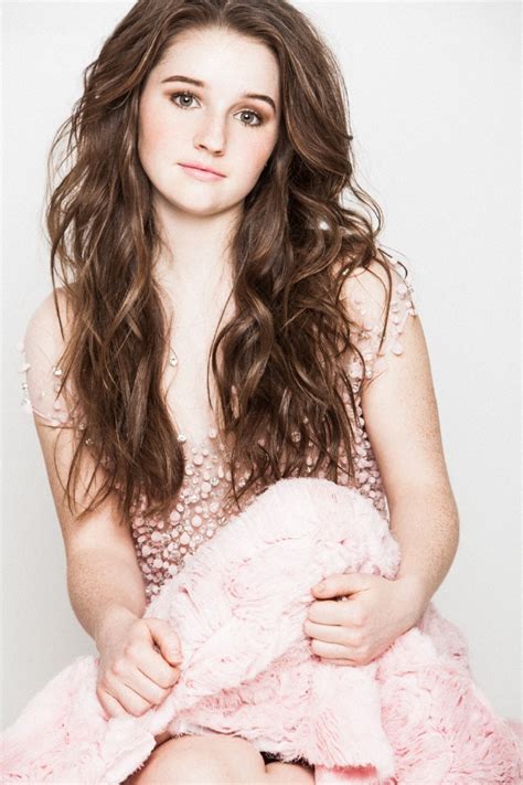 Kaitlyn Dever Hottest Pictures In Bikini And Hd Photoshoot