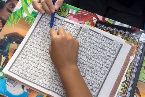 Ini 12 Hukum Bacaan Tajwid Untuk Membaca Al Quran Umroh Com