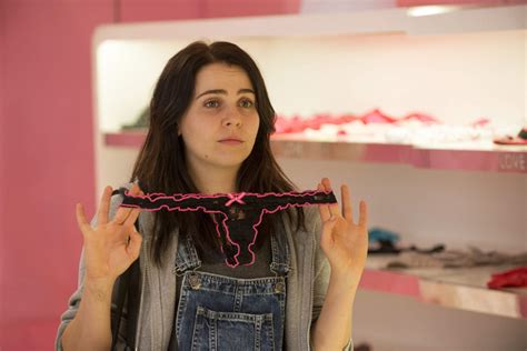 Публичное proxy paige, ram, bella beretta and nikki thorne bdsm, porno sex, kinky, hardcore, rough, бдсм, секс, порно, жестко. The DUFF lets Mae Whitman shine in teen comedy: review ...