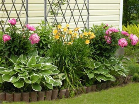 8 Most Inspiring Beautiful Flower Bed Ideas Front Of House 3d2