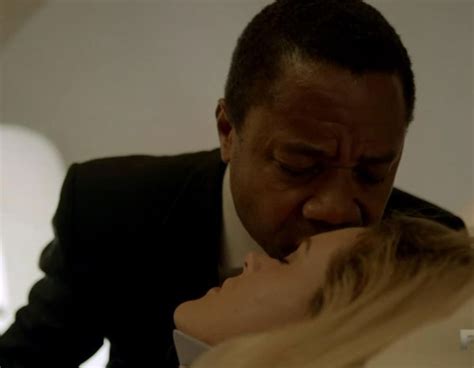 Oj Kisses Nicole In Her Coffin At Her Funeral From American Crime