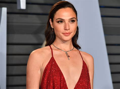 Gal Gadot Says She Chopped Off The Tip Of Her Finger After Drinking And Her Husband Threw It