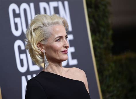 Gillian Anderson I Suoi Ruoli Da Sex Education A The Crown 4 Diredonna