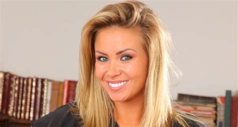 Leah Francis Biography Wiki Age Height Career Photos And More Dong Hung Secondary School