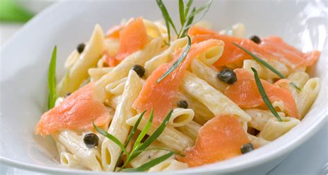 30 gr di salmone affumicato. Ricetta Pasta al Salmone Affumicato Senza Panna | Roba da ...