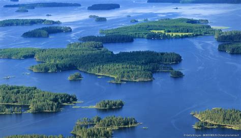 Baptisée Le Pays Des Mille Lacs La Finlande Abrite De Vastes
