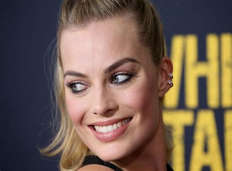 Margot Robbie Addresses That Really Weird Vanity Fair Profile The Independent The Independent