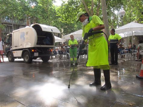 Barcelona Garantiza Los Servicios De Limpieza Y Residuos En Toda La Ciudad