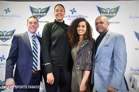 Signed a contract with the dallas wings. Liz Cambage Tall - Liz Cambage 203cm 6 8 Tall Basketball ...