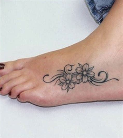 Small Flower Tattoos On Girls Feet Tatouage Tatouage Pied