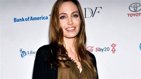 Foto Angelina Jolie Vai Interpretar A Própria Mãe Marcheline Bertrand