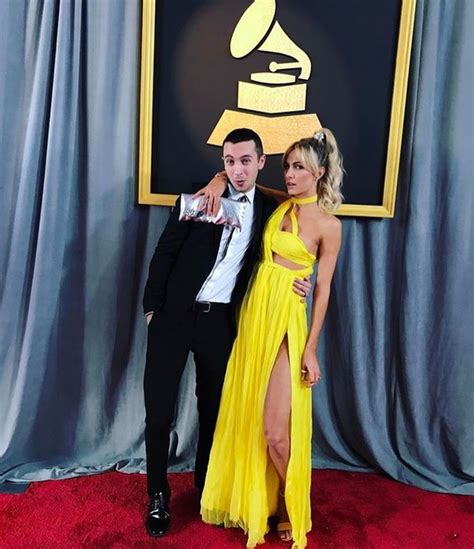 Dress Twenty One Pilots Jenna Joseph Yellow Dress Grammys 2017