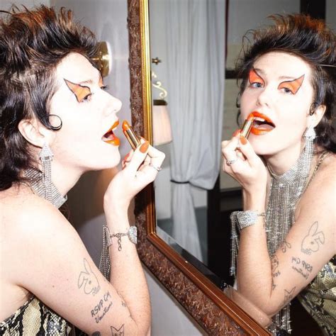 Ellie Goldstein La Modella Con La Sindrome Di Down Volto Del Mascara Gucci Vogue Italia