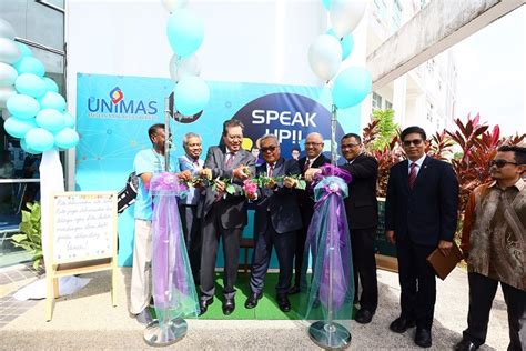 Kegiatan ini dilakukan di aula multikultural dan secara virtual melalui aplikasi. FBK UNIMAS Disaran Kolaborasi Penyelidikan Untuk ...