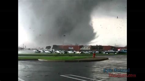 Tornado that left alabama city looking 'like a bomb went off' injures 17. Tornado that ripped through Tuscaloosa Alabama April 2011 ...