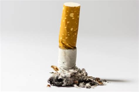 Low Tar Or Light Cigarettes Are More Likely To Give Smokers Lung