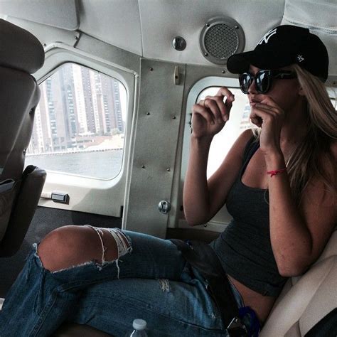 27 Gigigrams That Prove She S The Queen Of Casual Style Gigi Hadid