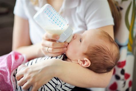Tips For Feeding Your Baby With Baby Formula