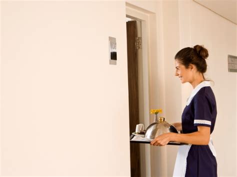 Sous traitance en hôtel  des femmes de chambre en grève  Adaptel Lyon