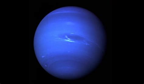 Planet di tata surya tidak sama dengan bintang karena planet tak bisa memancarkan cahaya sendiri sehingga dia hanya bisa merefleksikan cahaya bintang yakni cahaya matahari. Nama-Nama Planet Dalam Tata Surya Beserta Gambarnya Terbaru