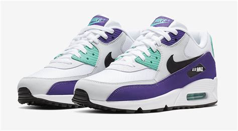 Official Look At The Nike Air Max 90 Essential Grape •