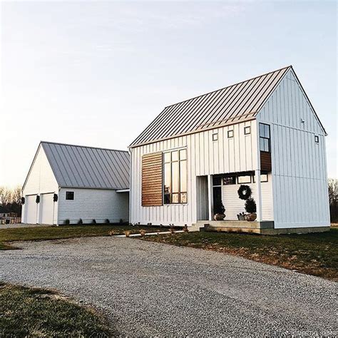 The 1st unit quick working after 6 gallons of primer, took it back for exchange, get home second unit was missing parts. Fabulous Modern Farmhouse Exterior Plans Ideas 54 | Modern ...