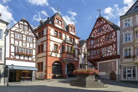 Discover more posts about deutschland, reichsburg castle, europe, germany, photography, and cochem. Cochem marktplein - M&M Reizen