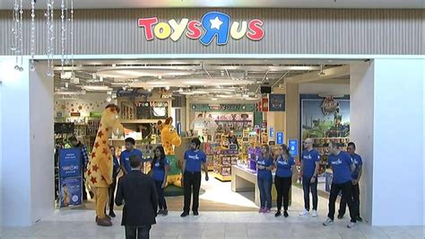 Its Back Toys R Us Reopens Its First Store In New Jersey Free