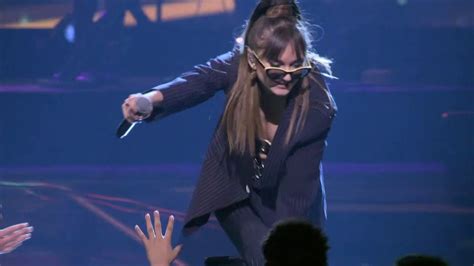 Daya Sit Still Look Pretty Live From We Day Illinois Youtube