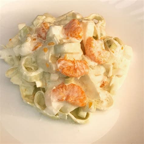 Einfach und Lecker Porree Salat mit Apfel und Mandarinen