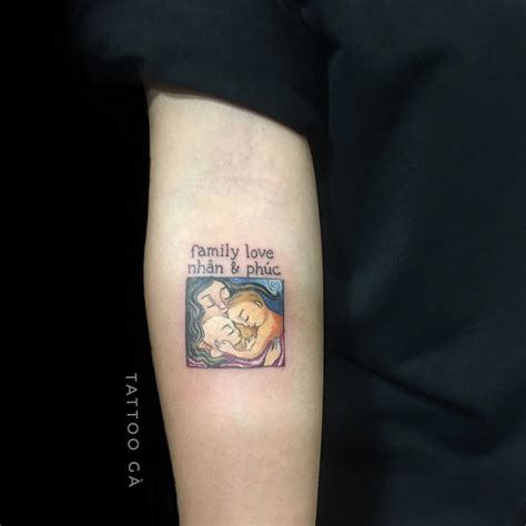 Việc xem bói chỉ tay nữ và nam có thực sự chính xác hay không? Hình xăm ảnh màu ở cánh tay cho nữ - Tattoo Gà