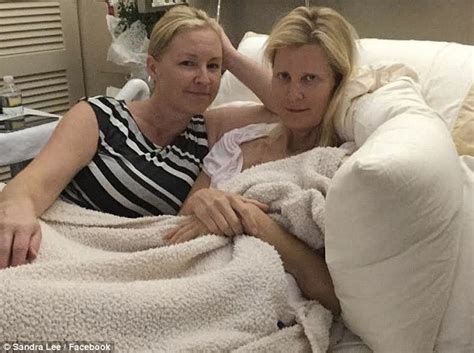 Sandra Lee Leaves Hospital With Babefriend Andrew Cuomo On Wednesday Daily Mail Online