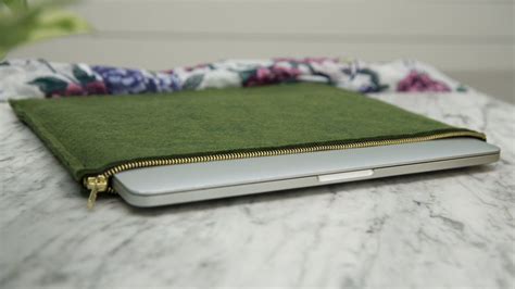 Looking For The Perfect T This Year Learn How To Make A Felt Laptop