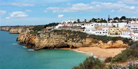 Lissabon ist nicht nur die hauptstadt portugals, sie ist auch die bevölkerungsreichste metropole des landes. Carvoeiro Portugal Sehenswürdigkeiten, Reiseinfos und ...