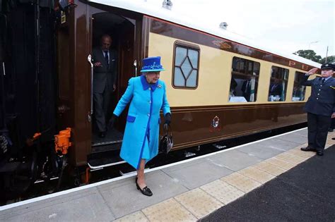 Queen Elizabeth Ii Becomes Britains Longest Reigning Monarch Mirror