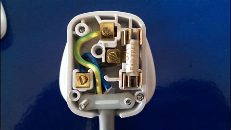 Hisenook 5 kit waterproof electrical wire cable 3 pin way connector plug (package includes 5 sets). How To Wire A 3Pin Plug UK/ Wiring a Plug. - YouTube