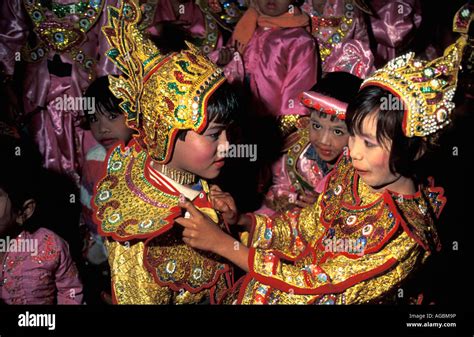Myanmar Mandalay Girls Celebrating Shin Pyu Festival Stock Photo Alamy