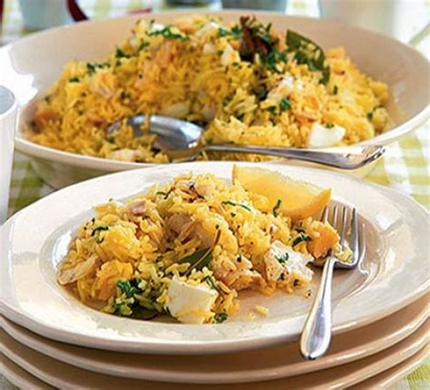 Cover with foil and smoke for 10 minutes. Smoked haddock kedgeree | Recipe | Kedgeree recipe, Bbc ...