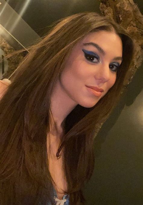 Kira Kosarin Long Hair Styles People Beauty Favorite Long Hairstyle Long Haircuts Long