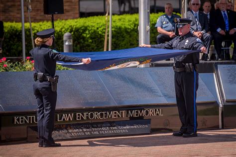 kentucky law enforcement memorial foundation awards 35 000 in scholarships — kentucky law
