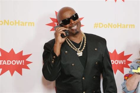 Mc hammer began his performing career as a young boy dancing outside the oakland coliseum rap artist mc hammer was born stanley kirk burrell in oakland, california, on march 30, 1962. MC Hammer Net Worth 2019 - hip hop legend | Opptrends 2020