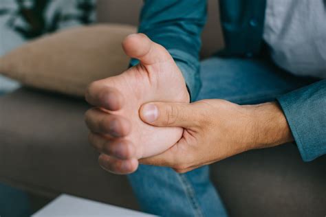 How Chiropractic Care Helps Relieve Wrist Pain At Last Chiropractic