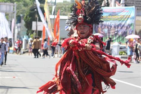 Mengenal Tari Kabasaran Khas Minahasa Sulawesi Utara Vrogue Co