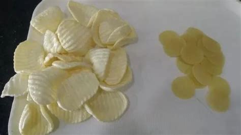 Dehyderated Potato Premium Wavy Snack Pellets Packaging Size 25 Kg At Rs 300kg In Ahmedabad