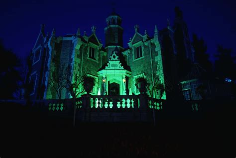 Download Haunted Mansion Pictures | Wallpapers.com