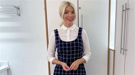 Holly Willoughby Flashes Her Tanned Legs In Minidress After Summer Holidays The Irish Sun