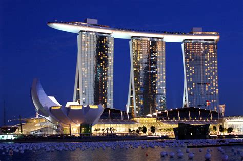 Luxurious five star downtown property. Der Bau des Singapur Marina Bay Sands Hotels