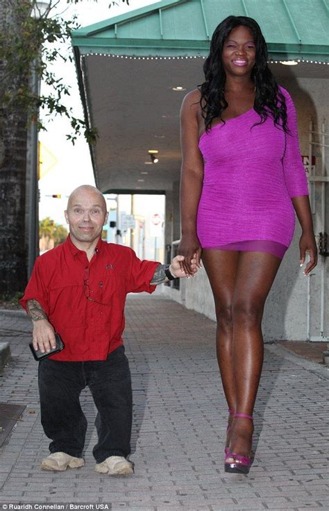 Dwarf Bodybuilder Anton Kraft Finds Love With 6 3 Transgender Woman Daily Mail Online Giant