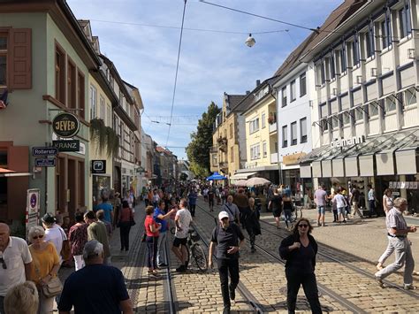 Erfahren sie auf dieser seite wann verkaufsoffener sonntag in wolfsburg ist und welche geschäfte zum sonntagsshopping einladen! Redaktion Verkaufsoffener Sonntag in Durlach ist ...