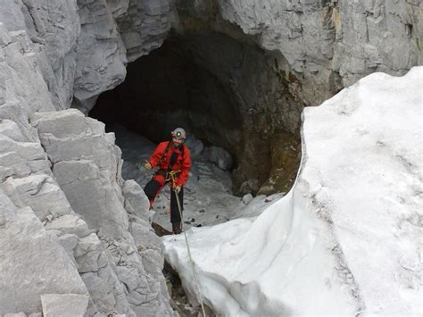 Finding A New Way Into Canadas Deepest Cave Canadian Geographic